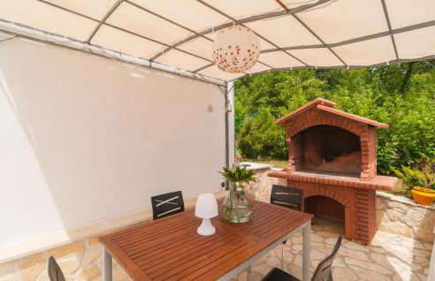 Cozy Home In Hrvace With Jacuzzi - Foto 9