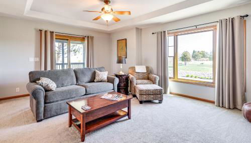 Serene Yellowstone Country Retreat with Deck and Views - Foto 5