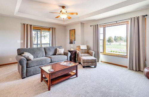 Serene Yellowstone Country Retreat with Deck and Views - Foto 5