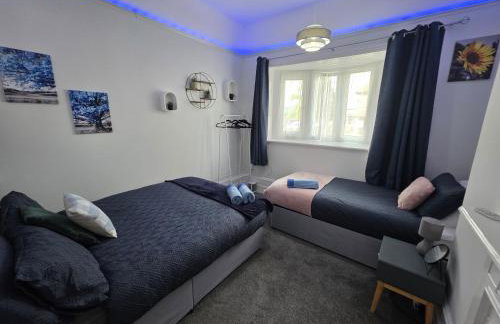 Spacious - Free Parking - Sleeps 6 - M20-FolkestoneCentralStation - Foto 28