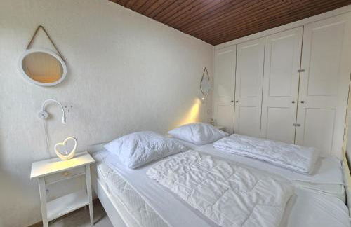 Ferienhaus Lüttje Uttiet mit eingezäunten Garten - Foto 8