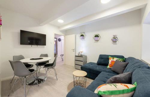 City Center Apartment with Free Parking - Foto 39