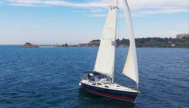 La barca a vela dell'escursione