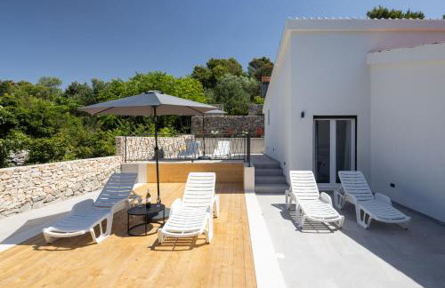 Villa Mala Smišna Poolside Paradise by the Sea - Photo 41