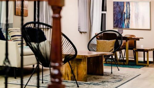 Serene and Spacipus 5BR Home In A Hill Near San Francisco - Photo 2