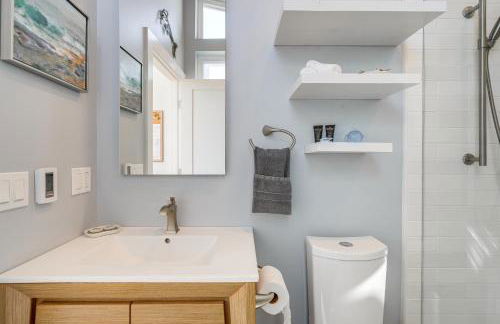 Little House By the Sea Steps to Surfers Beach! - Foto 12