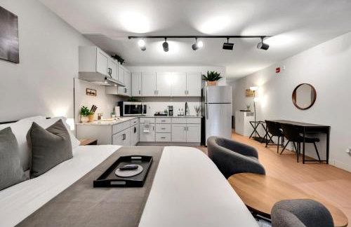 Upscale Midtown Studio and Private Balcony - Foto 2