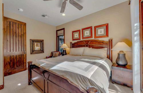 Lakefront Retreat Across from Homewood Resort - Foto 21