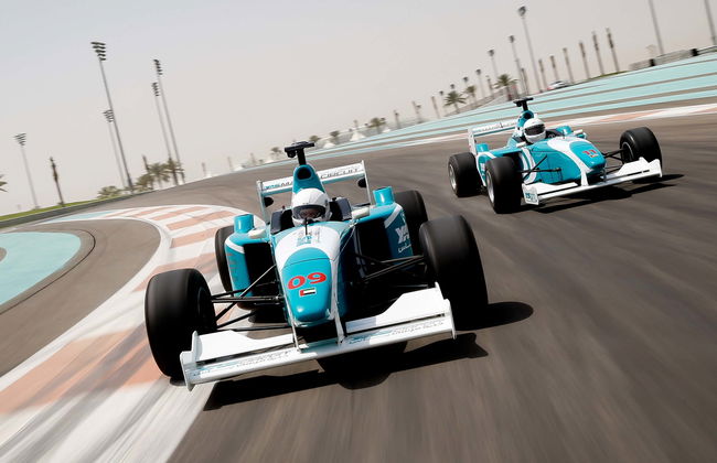 Condução de um Fórmula 3000 no Circuito Yas Marina - Foto 1