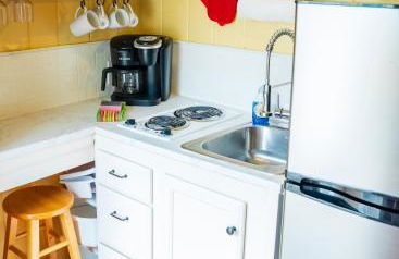 Cottage 3 - Queen and Full Beds Child Loft w 2 Twins Private Bath Kitchenette Pets Allowed Fee applies - Photo 3