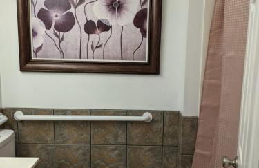 Beautiful Large Residential Home - Photo 35