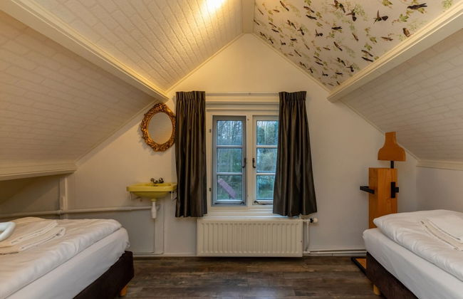 Charming Beach Villa With Thatched Roof - Photo 8