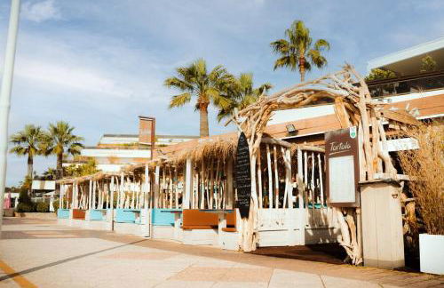 Riviera Retreat - Steps to Beach & Shops, Balcony & AC - Foto 22