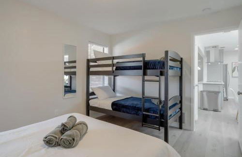 Vibrant Spacious Home w Private Pool and Jacuzzi - Foto 34