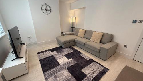 Luxury 4 Bedroom House in Harrow with Free Parking - Foto 2