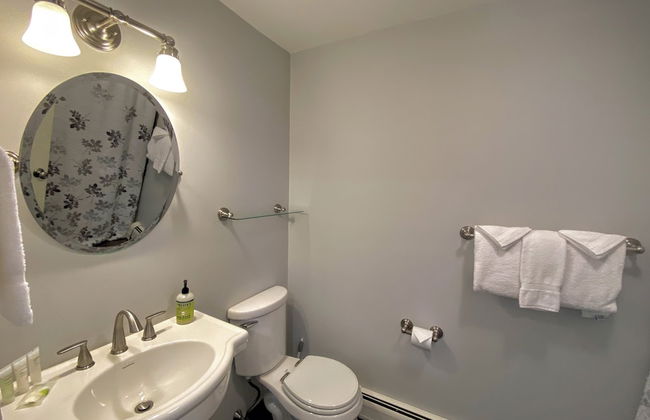 A1 Luxury Bretton Woods Ski-in Ski-out Townhome Next to Beginner ski Area Fast Wifi Keyless Entry - Photo 27