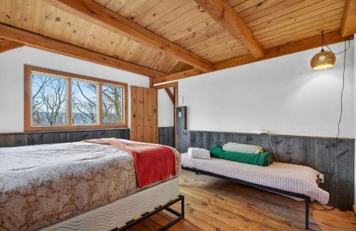 Cozy Mountain Retreat with Hot Tub & Fire Pit - Foto 34