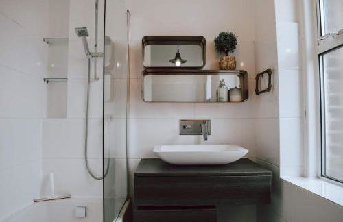 Large 2 Bed in Twickenham High Street - Foto 20