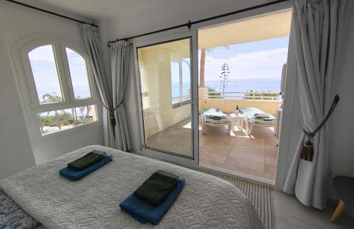 Spectacular 3 bedrooms Sea Views apartment - Photo 27