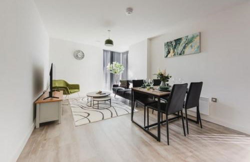 Stylish Skyline Apartment - 2 Bed, 2 Bath, Gym, Concierge in City Centre - Foto 27