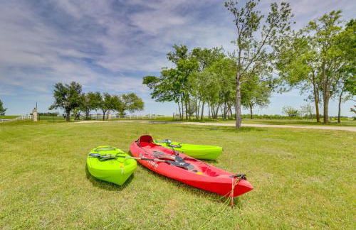 Modern Lakehouse with Stunning Views and Hot Tub! - Foto 40