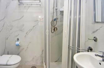 Dimora di Antonietta Room - near Train Station & Wi-Fi - Foto 29