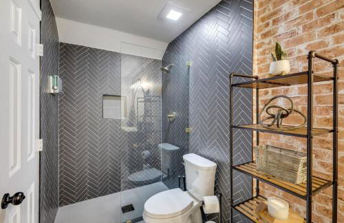 Stylish Spacious Convenient - 6-BD 2 5-BA + Pool - Foto 31