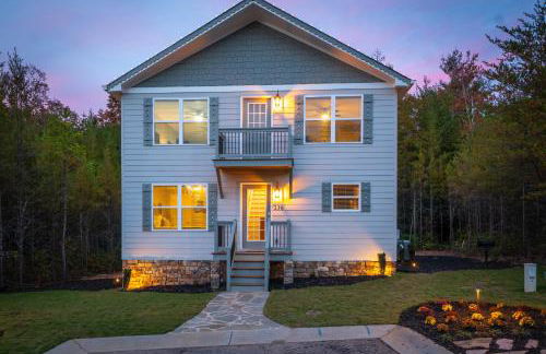 Par-Tee Haus I- Game Room & Hot Tub-Walk to Helen - Foto 5