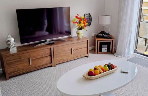 Ludlow Mews Town House with Free parking - Photo 11