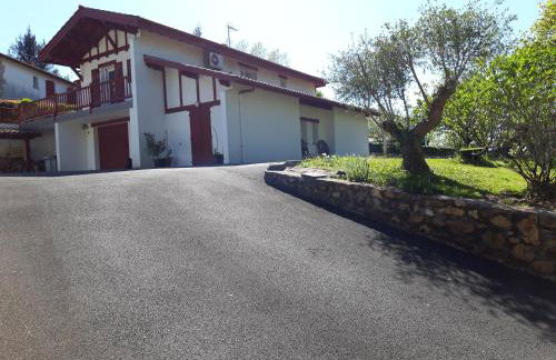 Appartement en rez de chaussee de maison - Foto 2