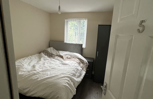 1 Private Bedroom Sharing Bathroom and Kitchen - Foto 1