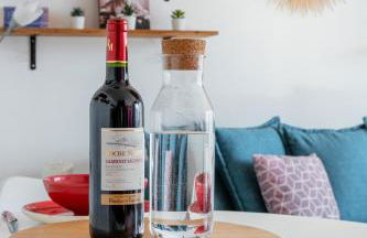 Transports, parking, A/C & equipped for long stays - Foto 4