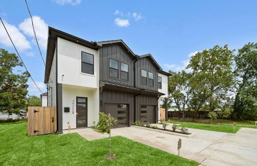 Near DT & Med Center Townhouse WiFi Games Pets - Foto 33