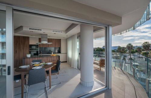 Newly Built 3 BDRM Luxury Apt Close to the Beach - Photo 25