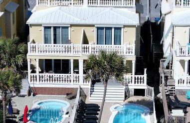 Just Beachy - 5 Bedroom Beach Front Home! Sleeps 20 Home by RedAwning - Foto 1