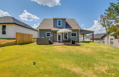 Hot Tub and Fire Pit! Cozy Granbury Escape Near Lake - Foto 56