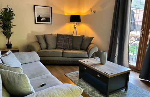 2-Bed House - Sleeps 6 - Garden Parking Wifi - Foto 1