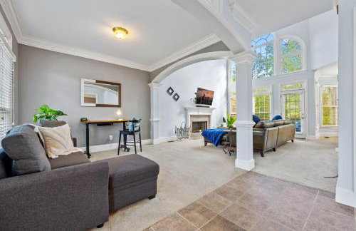 Family-friendly Ellenwood Home with Parking & Deck - Foto 10