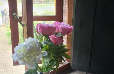 Cosy couples bolthole heart of Brecon Beacons - Photo 2