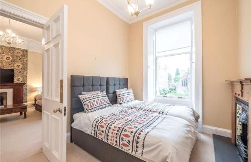 Beautiful & bright 2 bed flat Murrayfield - Foto 3