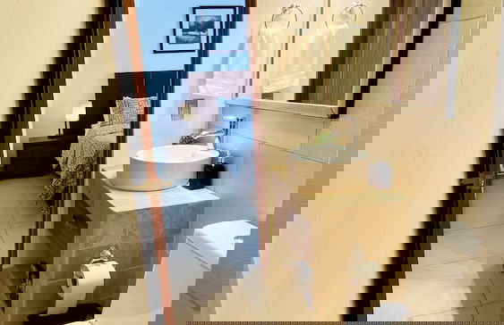 1 Bedroom Guest House - Walk to Everything - Roof Patio - Gym - Pickleball Court - Foto 16