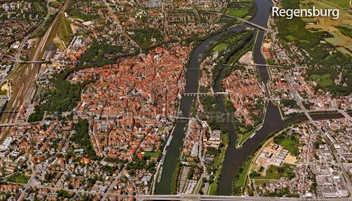 2-room apartment with balcony within walking distance of the bridge - Foto 2