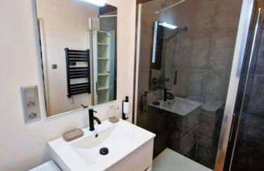 Le Bellay ¤ 2 Chambres ¤ Cour ¤10 mins Centre¤ - Foto 23