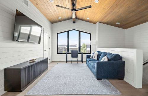 Luxe 3-Story Retreat - Chefs Kitchen and Firepit - Foto 21