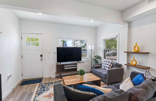 4BR 2BA Hot Tub Home By The Bay - Foto 5