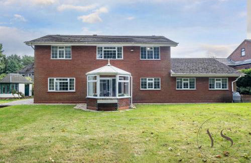 Spacious 6BR Villa in 32 Le More Birmingham with 7 Beds and Free Onsite Parking - Foto 27