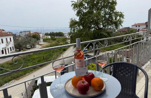 Des Roses Hotel - Photo 38