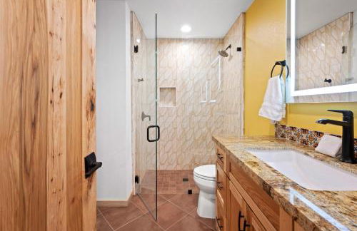 Spectacular condo with private golf privileges includes golf cart on Monterey Country Club !! - Foto 39