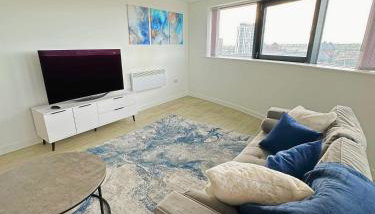 Stylish Haven with Ample Space - Foto 1