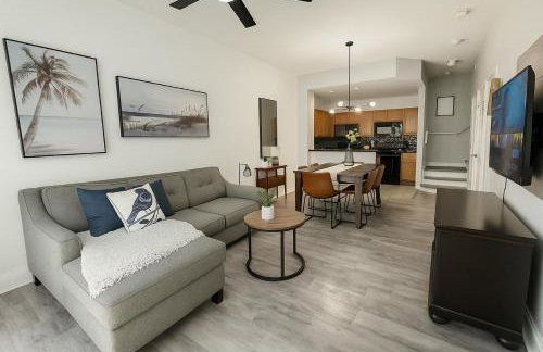 Disney-Area 3BR Townhome | Sleeps 9 | Pool + Gym - Foto 30